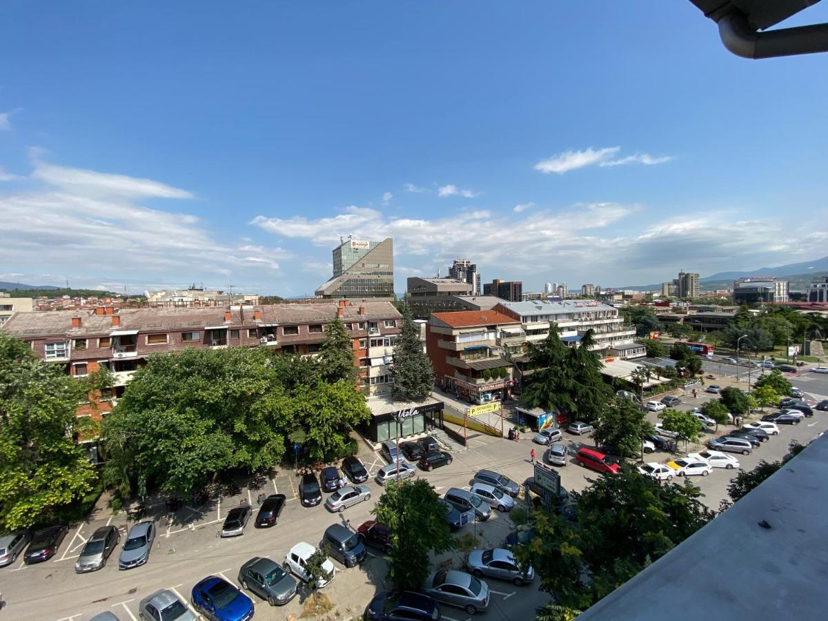 Mickitos Hostel & Apartments Skopje Bagian luar foto