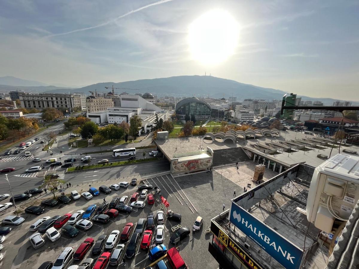 Mickitos Hostel & Apartments Skopje Bagian luar foto